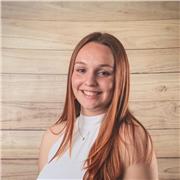 Celia. Profesora particular adaptable de matemáticas, física y química. A estudiantes de primaria y secundaria